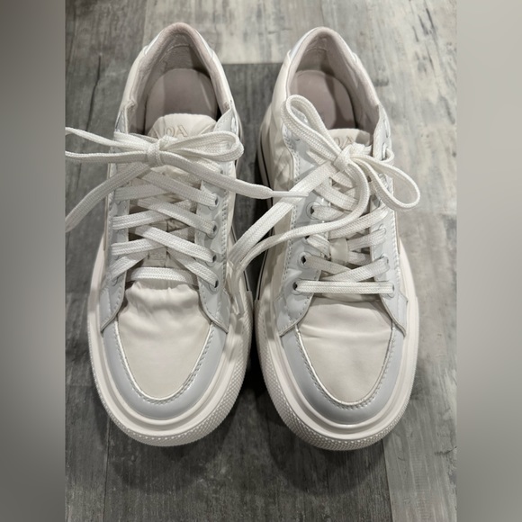 Prada sneakers white perfect conditions couples times used - Picture 2 of 11